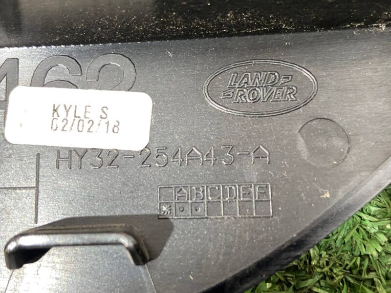 LR082904 Door molding rear left LAND ROVER DISCOVERY 5 (L462) Used cost 20 € in stock 2 pcs.