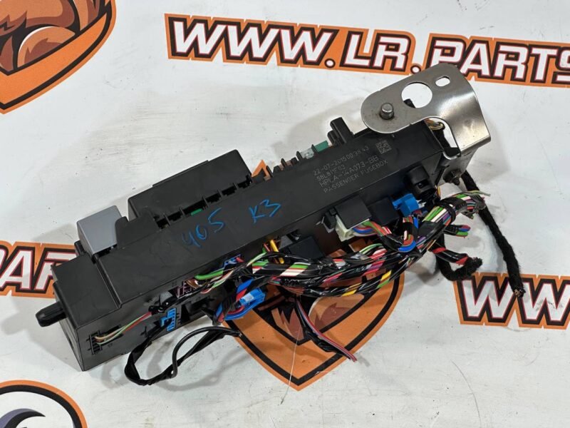 LR085480 Fuse Box Land Rover Discovery 5 L462 (2017-) Used cost 80 € in stock 1 pcs.