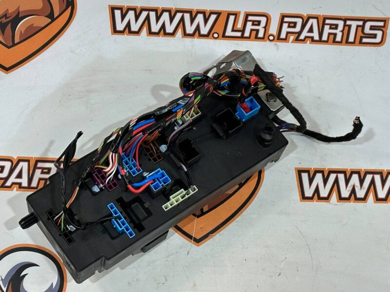 LR085480 Fuse Box Land Rover Discovery 5 L462 (2017-) Used cost 80 € in stock 1 pcs.