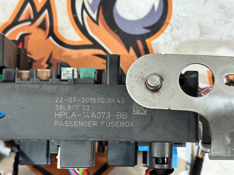 LR085480 Fuse Box Land Rover Discovery 5 L462 (2017-) Used cost 80 € in stock 1 pcs.