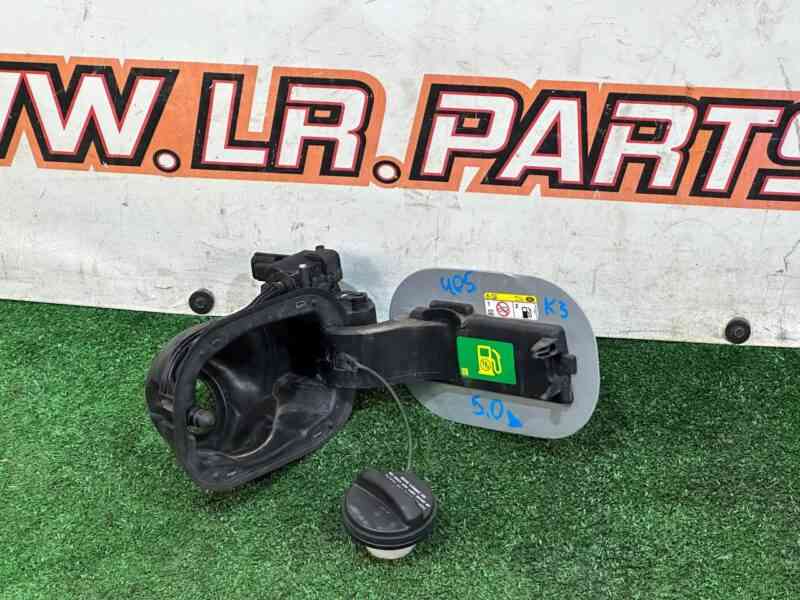LR088353 Range Rover L405 (2013-2021) tank flap used - Image 20