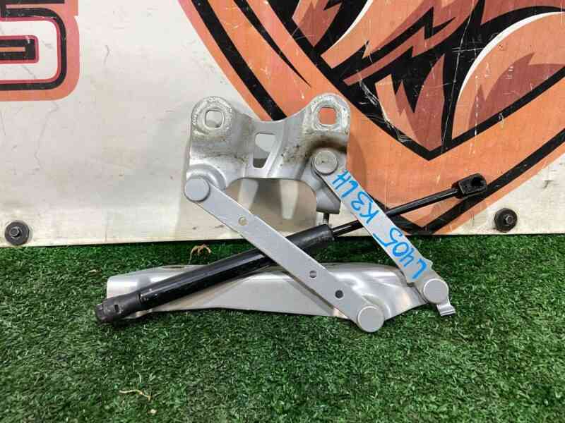 LR088985 Hood hinge left Range Rover L405 (2013-2021) Used - Image 30