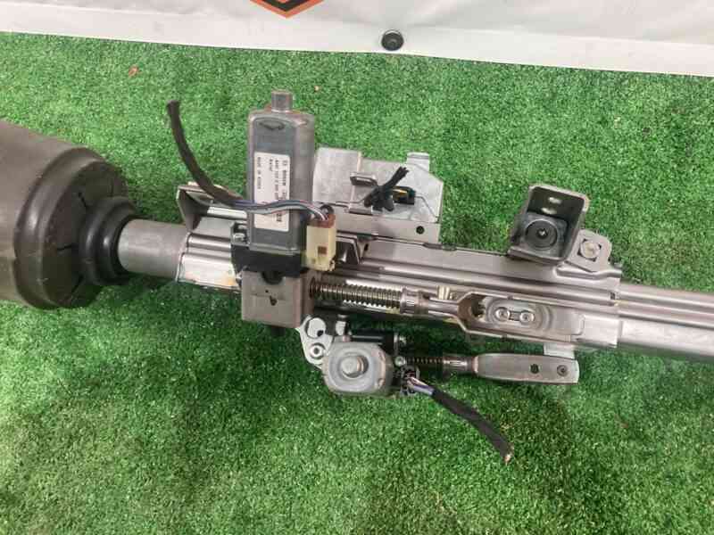 LR091137 Electrically adjustable steering column Range Rover Velar L560 (2018-) Used cost 300 € in stock 1 pcs.