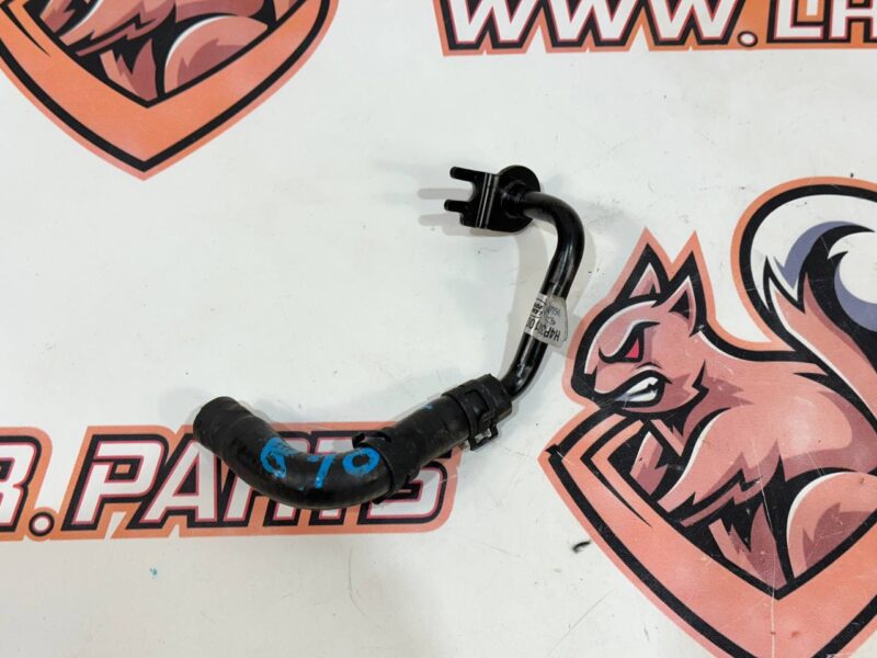 LR097977 Range Rover Velar L560 Turbocharger Cooling Tube (2018-) Used cost 20 € in stock 1 pcs.