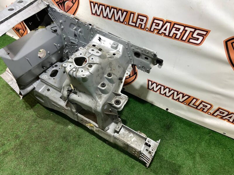 LR111046 Front Left Quarter Panel Range Rover L405 (2013-2021) Used - Image 13