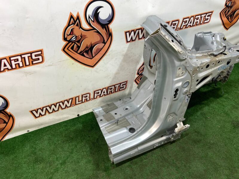 LR111049 Front right quarter panel Range Rover L405 (2013-2021) Used cost 500 € in stock 2 pcs.