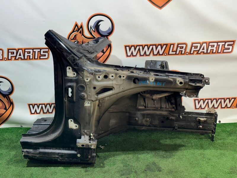 LR111049 Front right quarter panel Range Rover L405 (2013-2021) Used cost 500 € in stock 2 pcs.