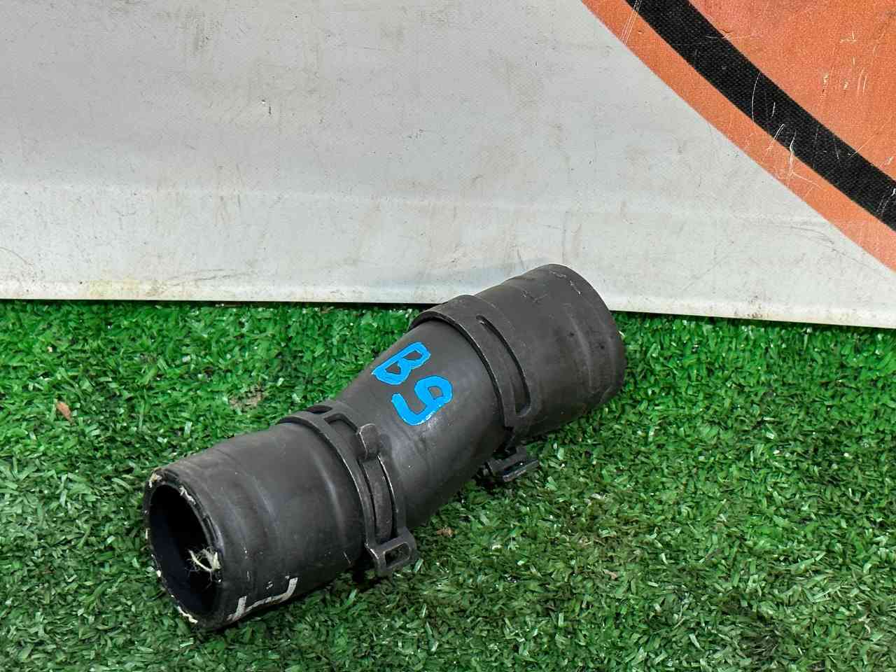 LR115297 Cooling pipe to the thermostat Land Rover Discovery Sport L550 (2015-) Used cost 15 € in stock 1 pcs.