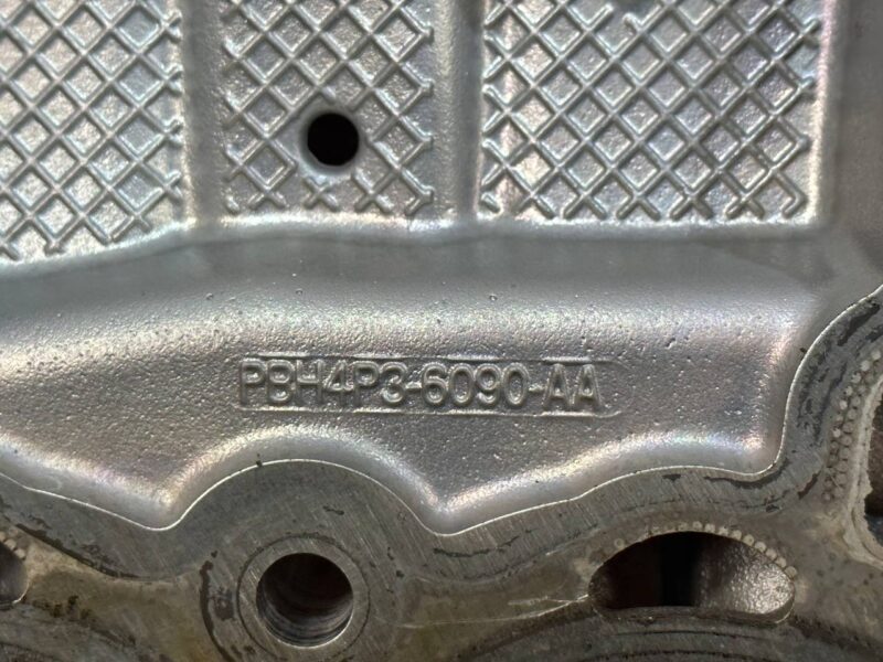 LR117019 Block head assembly 2.0IE Range Rover Velar L560 (2018-) Used - Image 13
