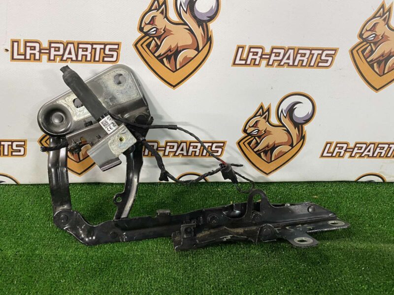 LR117304 Hood hinge right Range Rover Evoque New L551 (2019-) Used cost 62,5 € in stock 3 pcs.