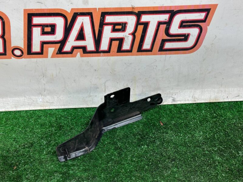 LR118277 Right rear bumper mounting bracket Range Rover Evoque New L551 (2019-) used cost 14 € in stock 1 pcs.