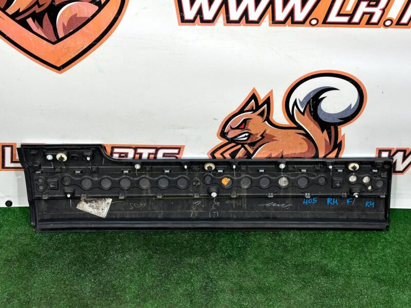 LR125980 Front right door molding Range Rover L405 (2013-2021) Used - Image 18