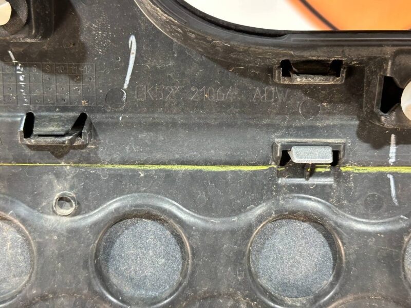 LR125980 Front right door molding Range Rover L405 (2013-2021) Used - Image 19