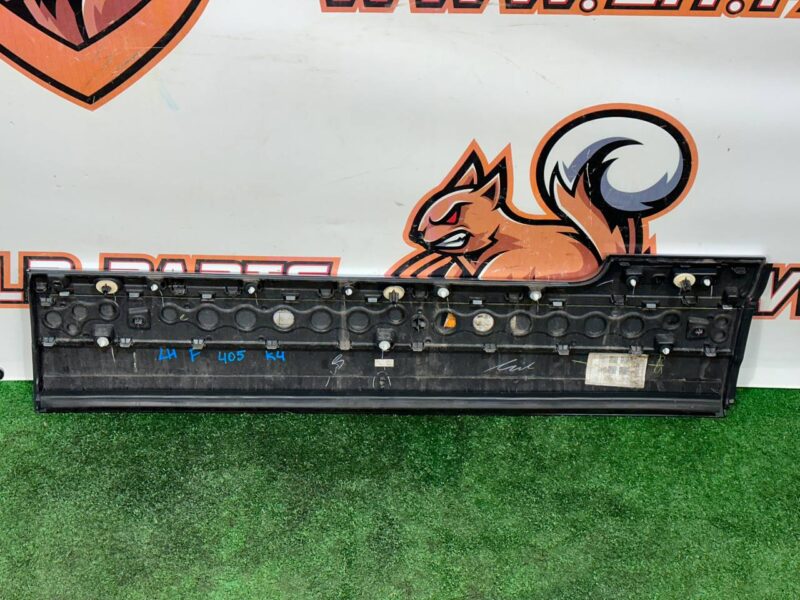 LR125981 Front left door molding Range Rover L405 (2013-2021) Used - Image 18