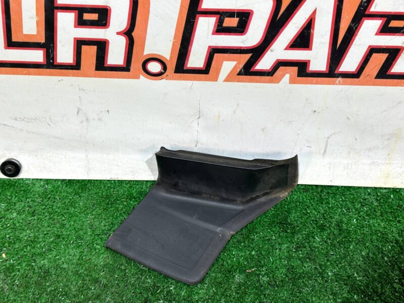 LR128149 RH Lamp Access Cover Range Rover Evoque New L551 (2019-) Used cost 30 € in stock 3 pcs.