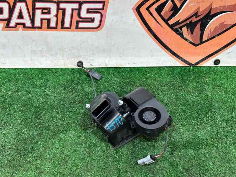 LR131943 Battery cooling fan Range Rover Velar L560 (2018-) USED cost 50 € in stock 4 pcs.