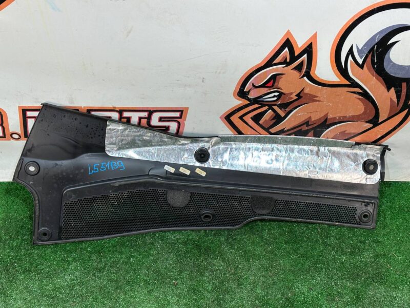LR159618 Cover top of hood panel Land Rover Discovery Sport L550 (2015-) USED cost 75 € in stock 2 pcs.
