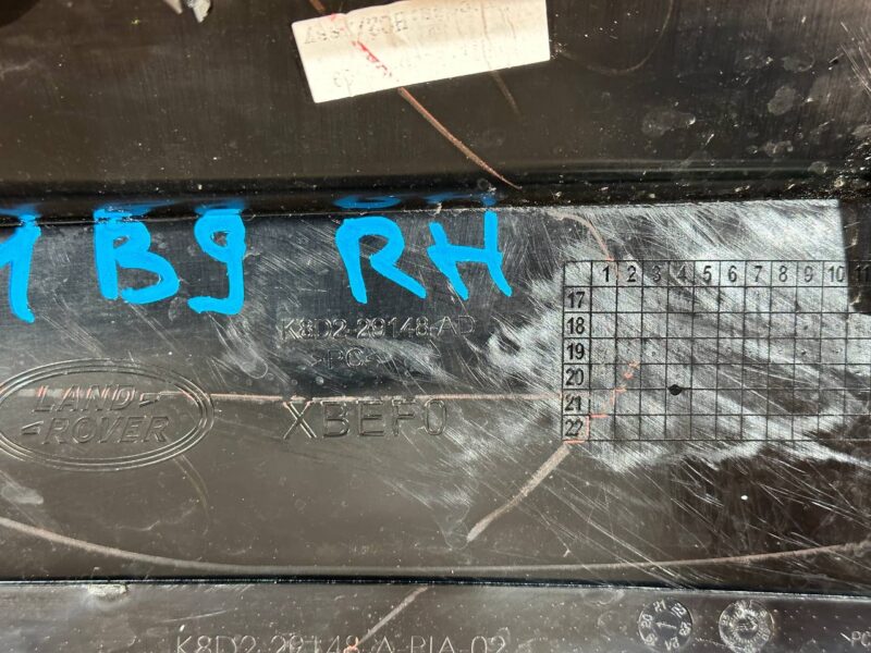 LR136541 Molding rear right pillar Range Rover Evoque New L551 (2019-) Used cost 60 € in stock 1 pcs.