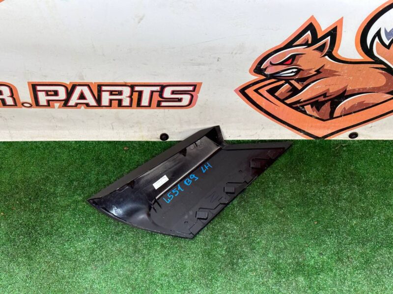 LR136542 Molding of the rear left pillar Range Rover Evoque New L551 (2019-) Used cost 60 € in stock 1 pcs.