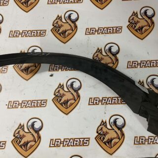 LR136888 Molding of the rear wheel arch right RANGE ROVER EVOQUE NEW (L551) 2019- Used cost 22,28 € in stock 1 pcs.