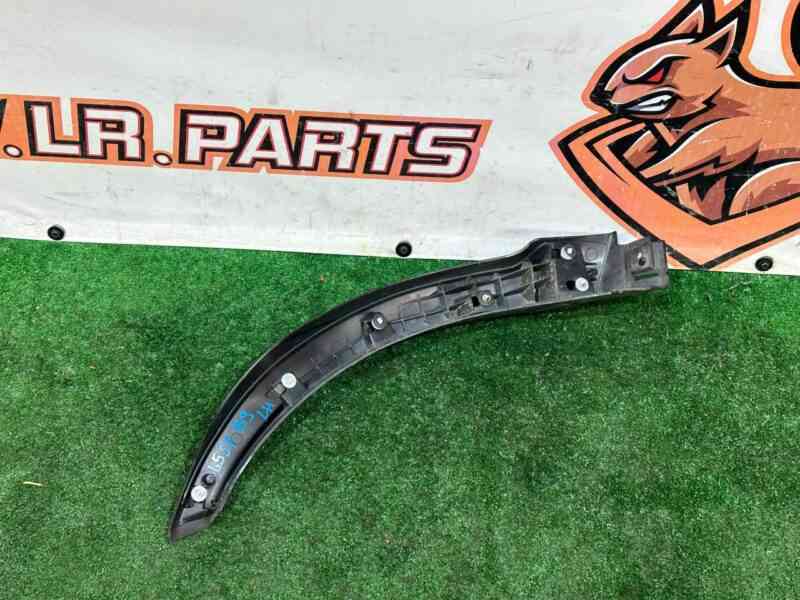 LR136889 Rear wheel arch molding left Range Rover Evoque New L551 (2019-) Used cost 53,96 € in stock 2 pcs.