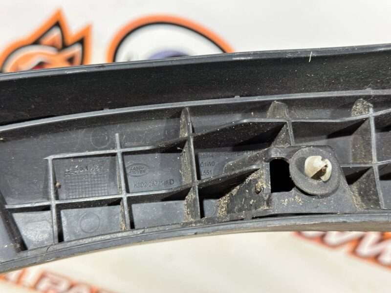 LR136889 Rear wheel arch molding left Range Rover Evoque New L551 (2019-) Used cost 53,96 € in stock 2 pcs.