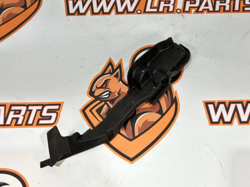LR137030 Upper right hood panel Range Rover Evoque New L551 (2019-) used cost 23 € in stock 1 pcs.