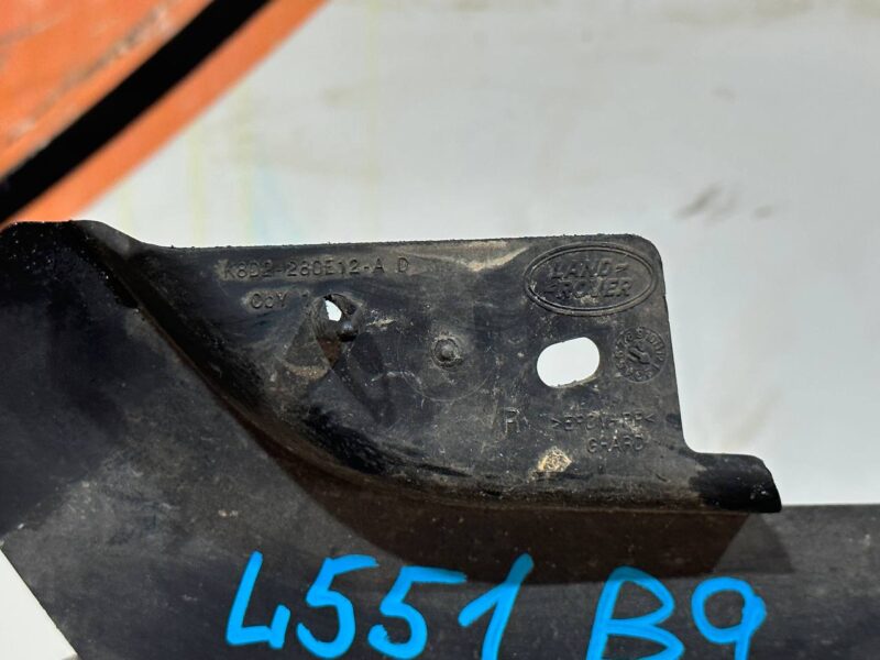 LR138504 Rear Right Fender Bracket Range Rover Evoque New L551 (2019-) used cost 30 € in stock 1 pcs.