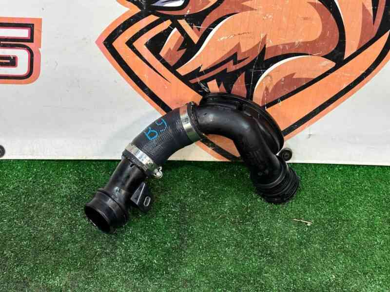 LR139683 Turbocharger pipe for Range Rover Evoque New L551 (2019-) USED cost 80 € in stock 2 pcs.