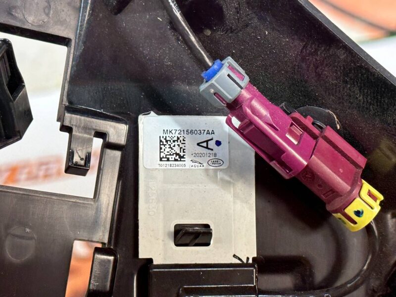 LR139812 Rear bumper mounting bracket right Range Rover Evoque New L551 (2019-) Used cost 40 € in stock 1 pcs.