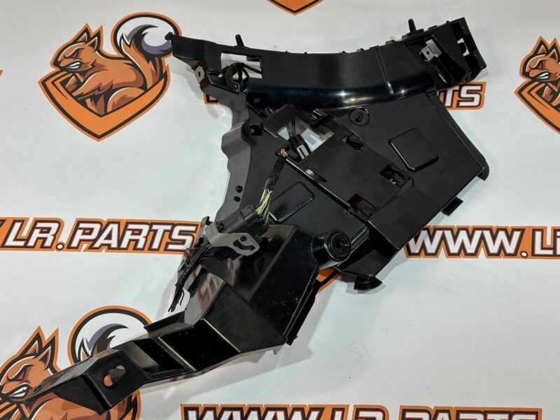 LR139812 Rear bumper mounting bracket right Range Rover Evoque New L551 (2019-) Used cost 40 € in stock 1 pcs.