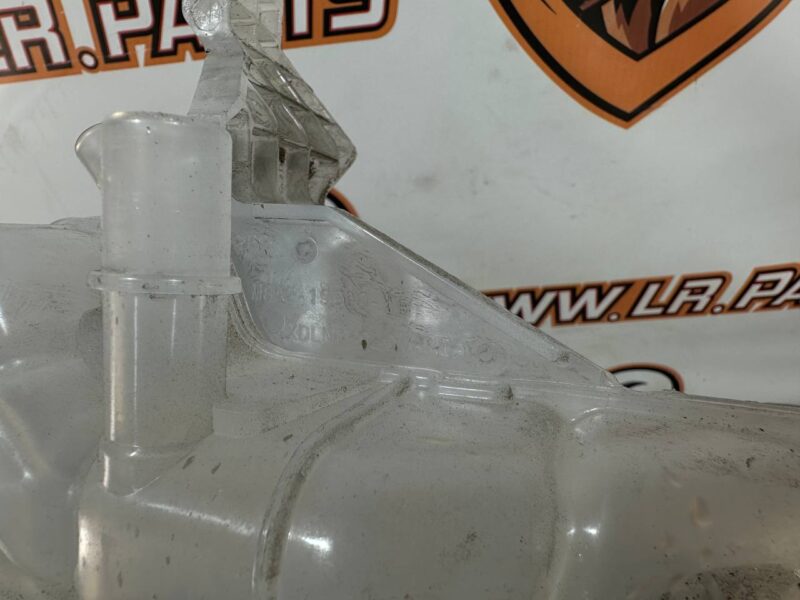 LR140844 Coolant reservoir Range Rover Velar L560 (2018-) used cost 80 € in stock 1 pcs.