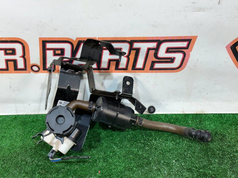 LR141090 Engine fuel control module Range Rover Velar L560 (2018-) USED cost 170 € in stock 1 pcs.