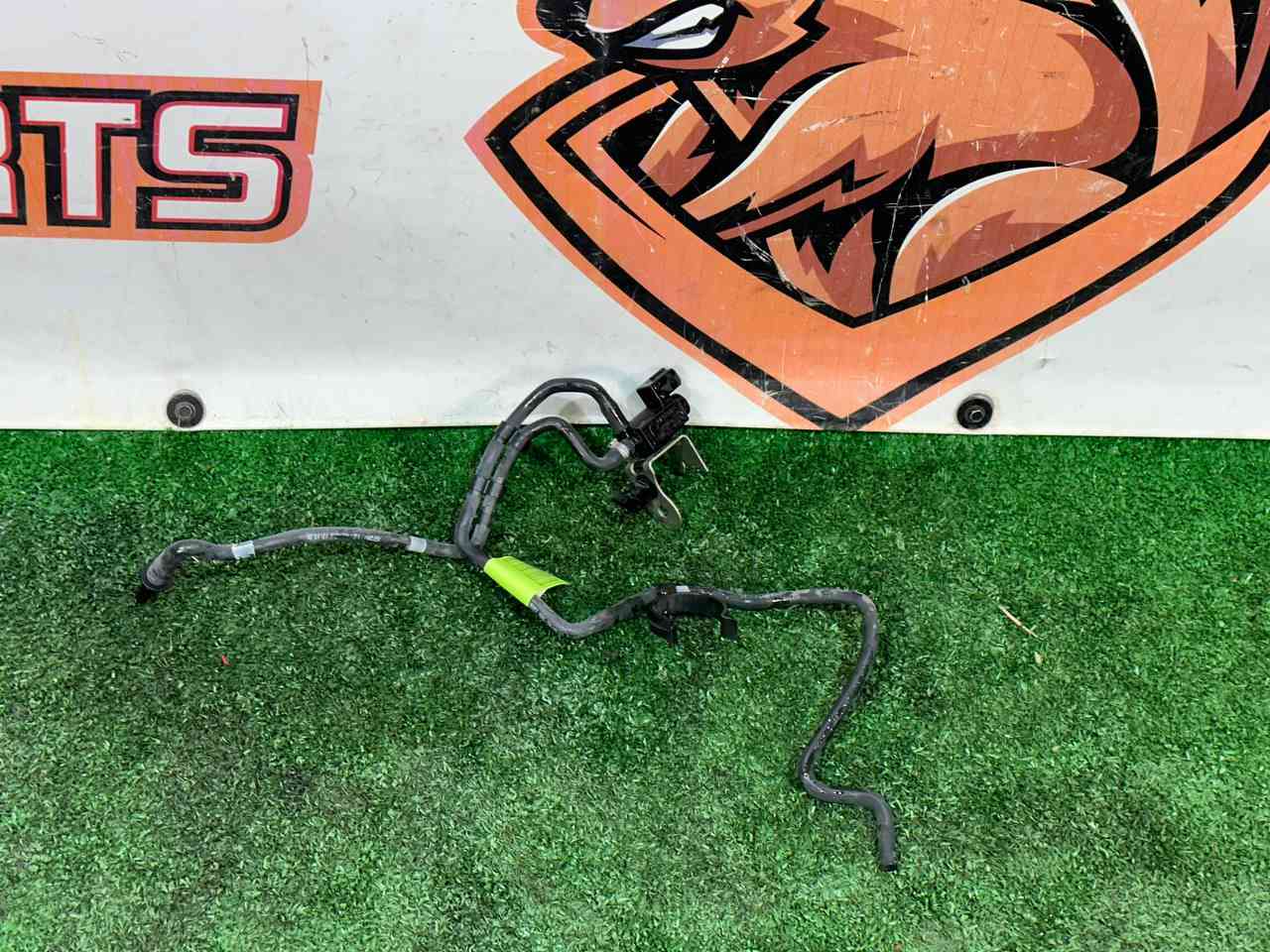 LR141399 Solenoid vacuum control valve Range Rover Velar L560 (2018-) used cost 125 € in stock 1 pcs.