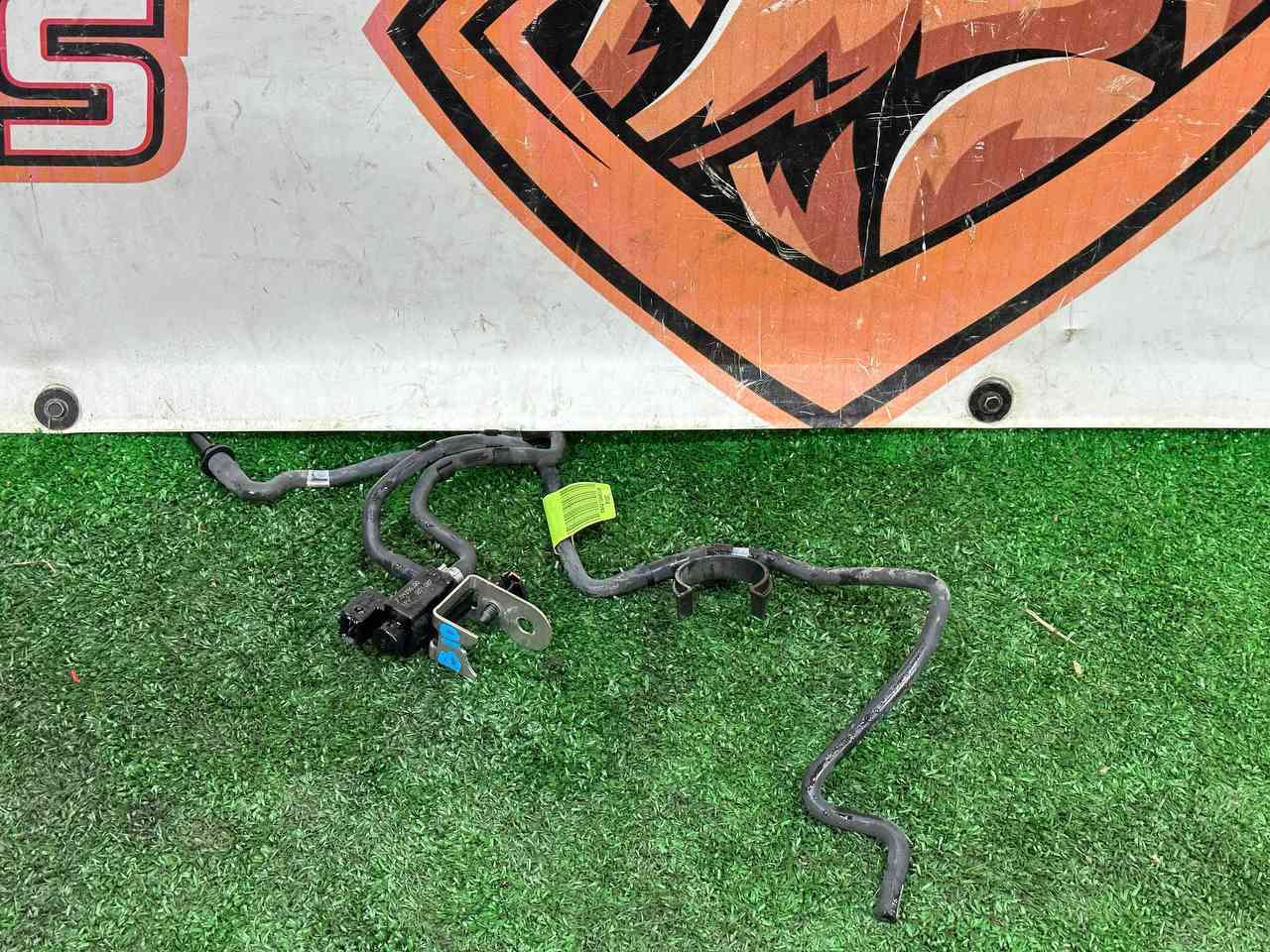 LR141399 Solenoid vacuum control valve Range Rover Velar L560 (2018-) used cost 125 € in stock 1 pcs.