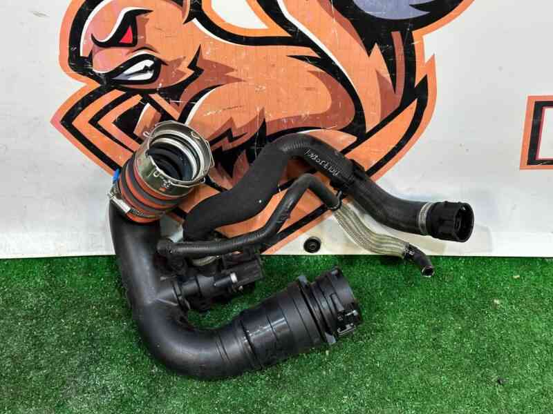 LR141677 Intercooler hose Range Rover Velar L560 (2018-) used cost 100 € in stock 1 pcs.