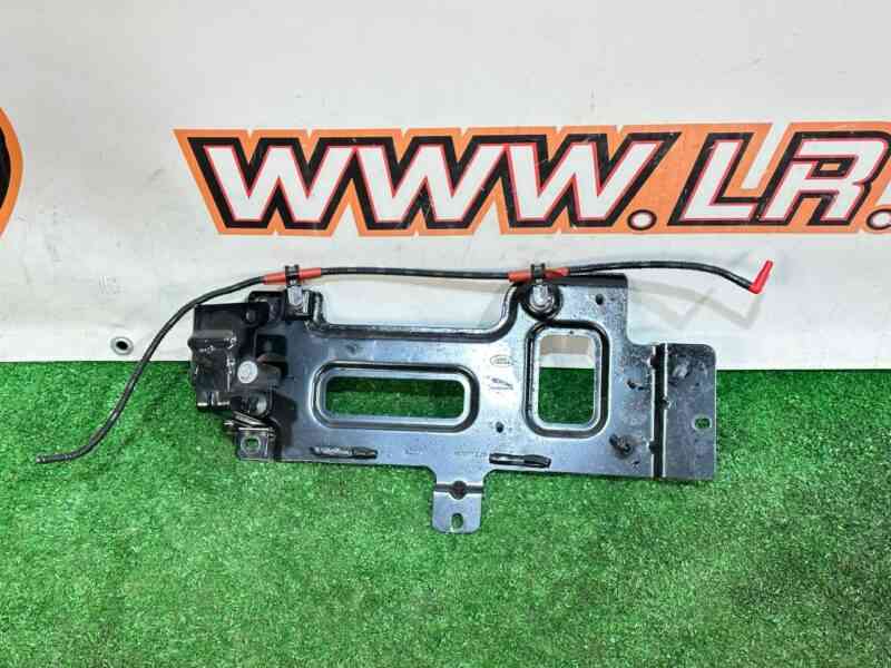 LR142858 Bracket cooler Range Rover Velar L560 (2018-) used cost 25 € in stock 1 pcs.