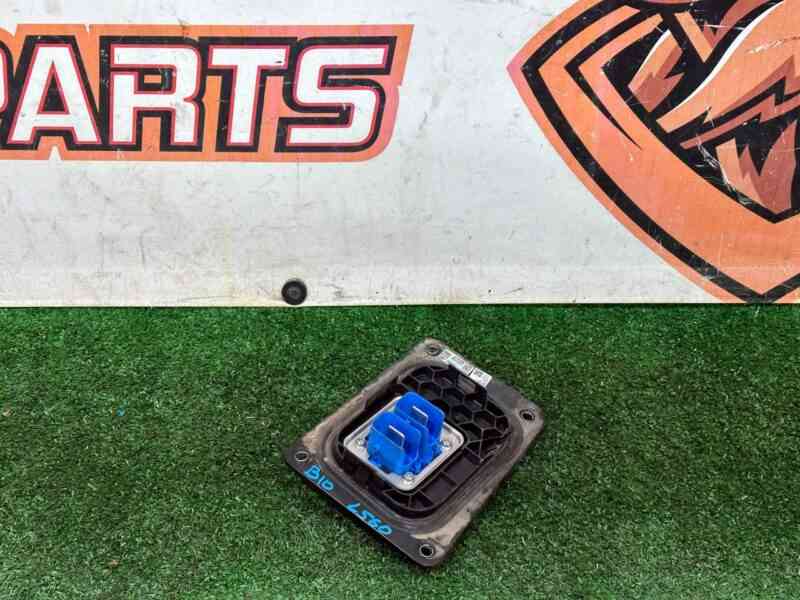 LR146104 Voltage distributor Range Rover Velar L560 (2018-) used cost 25 € in stock 2 pcs.