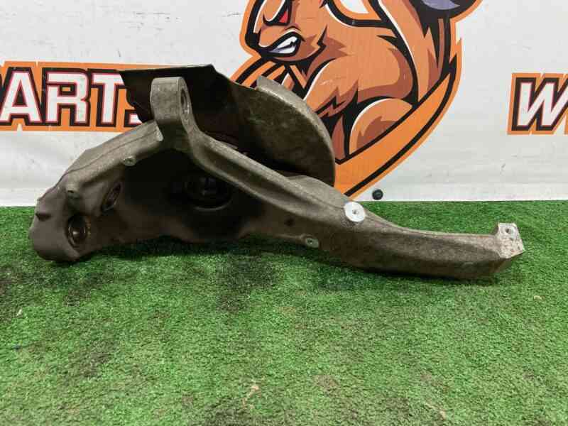 LR146341 Steering knuckle right Range Rover L405 (2013-2021) Used cost 490 € in stock 1 pcs.