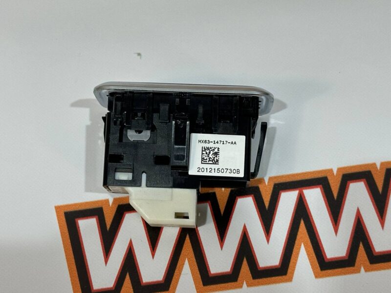 T2H42690 Power window button Jaguar F-Pace X761 (2017-) used cost 30 € in stock 5 pcs.
