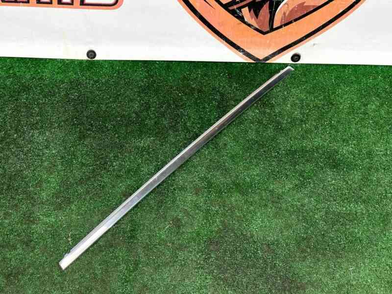 T4A13470 Rear left door molding Jaguar F-Pace X761 (2017-) used cost 50 € in stock 5 pcs.