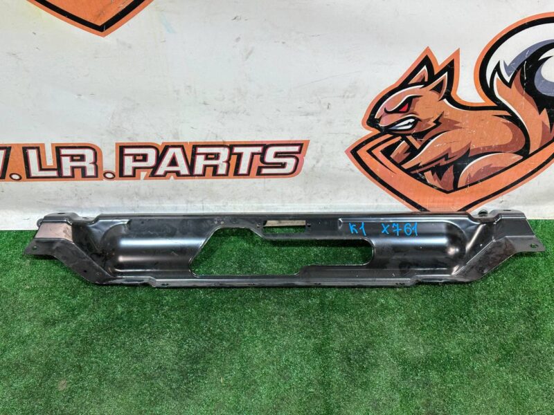T4A35431 Rear floor bar Jaguar F-Pace X761 (2017-) used cost 50 € in stock 1 pcs.