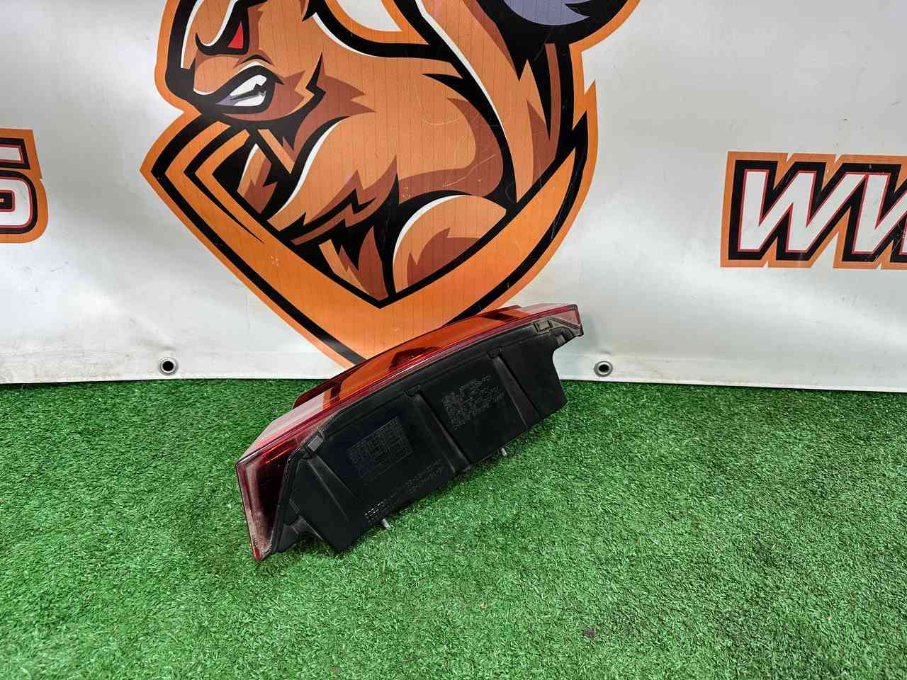 T4A36236 Left rear taillight on the trunk lid 2021- Jaguar F-Pace X761 (2017-) Used cost 250 € in stock 1 pcs.