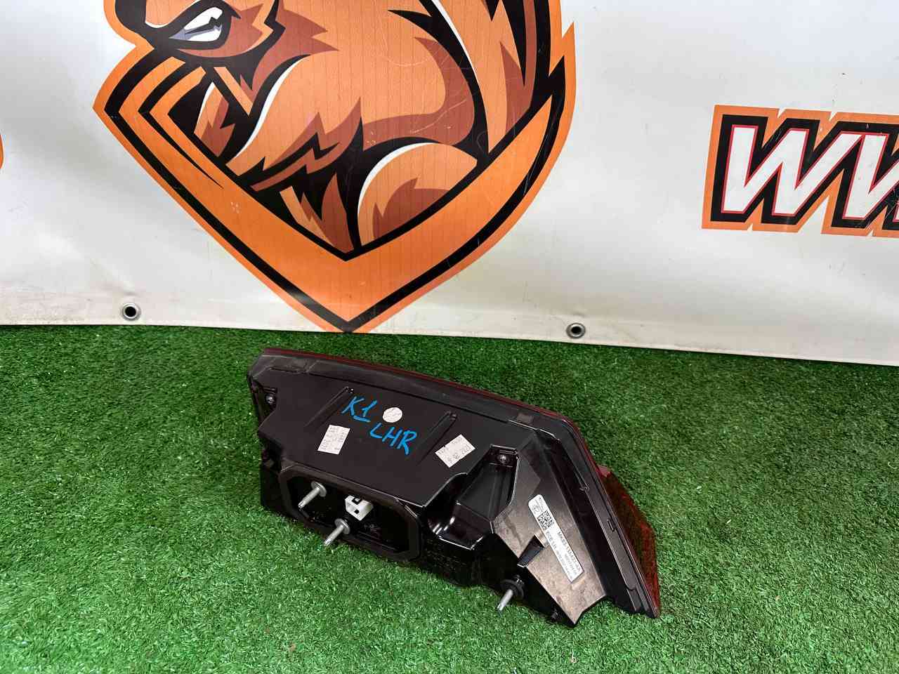 T4A36236 Left rear taillight on the trunk lid 2021- Jaguar F-Pace X761 (2017-) Used cost 250 € in stock 1 pcs.