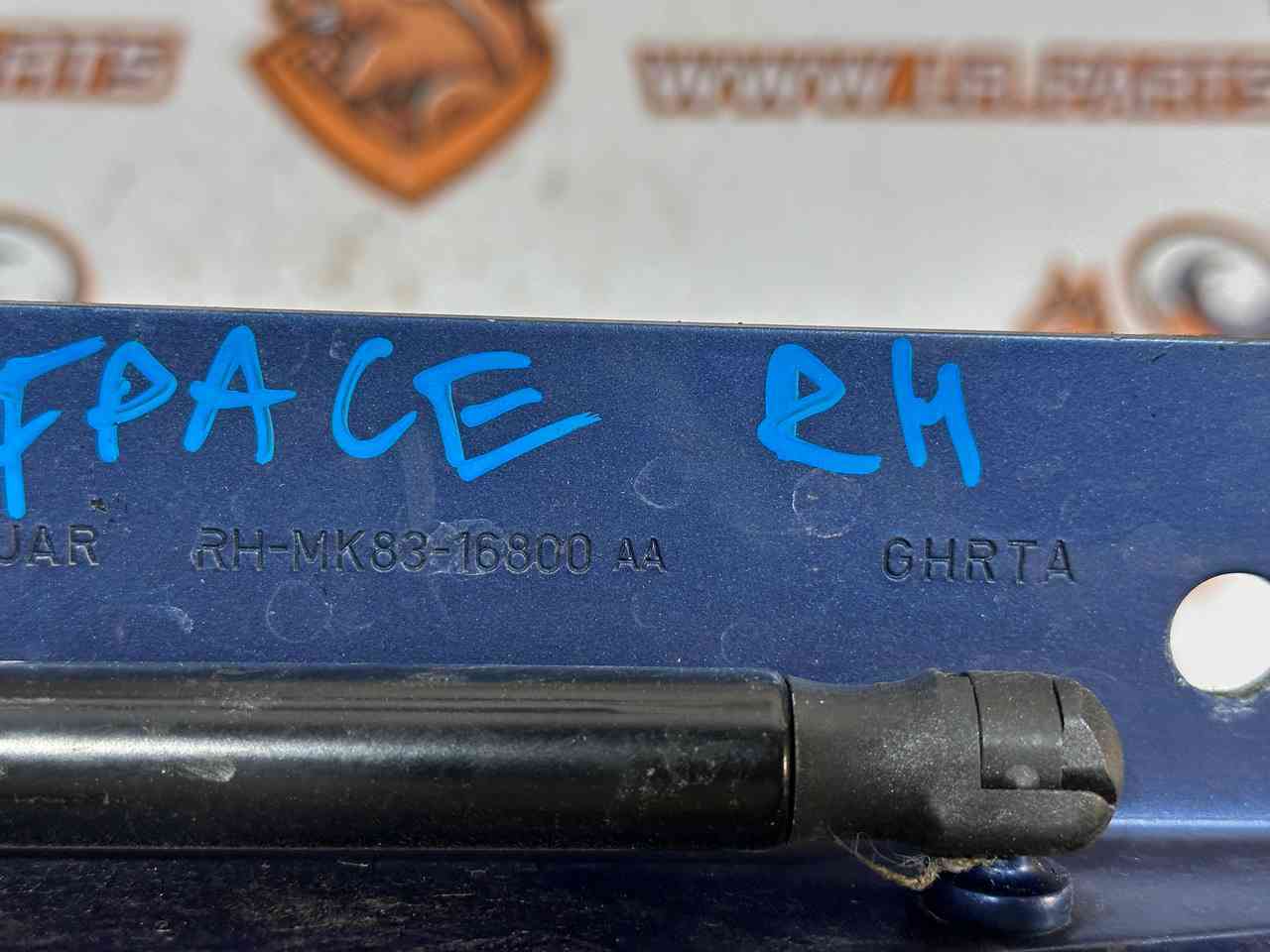 T4A36286 Hood Hinge Right 2021- Jaguar F-Pace X761 (2017-) Used cost 65 € in stock 1 pcs.