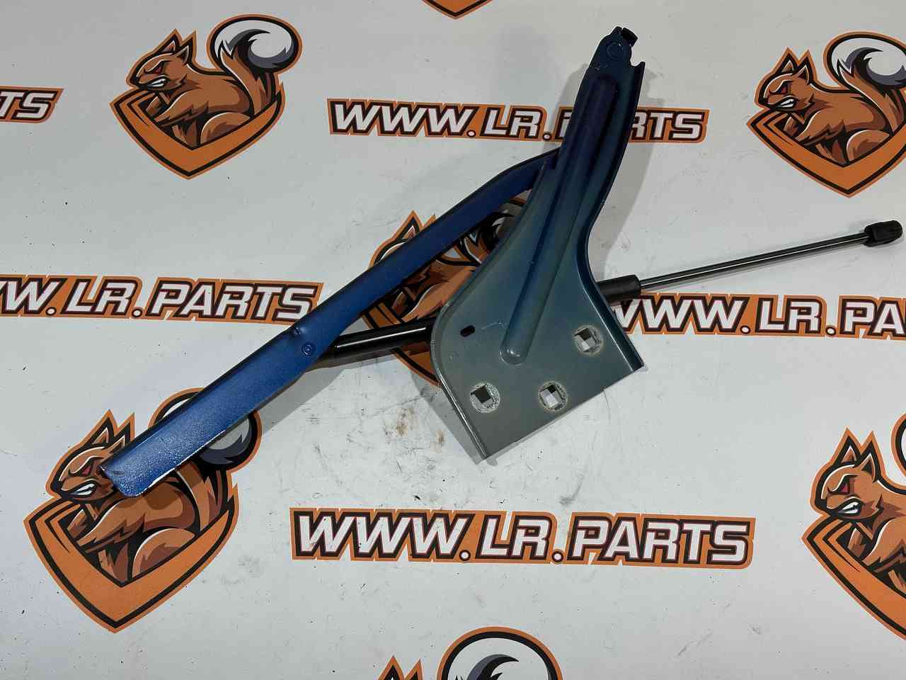 T4A36288 Hood hinge left 2021- Jaguar F-Pace X761 (2017-) Used cost 65 € in stock 1 pcs.