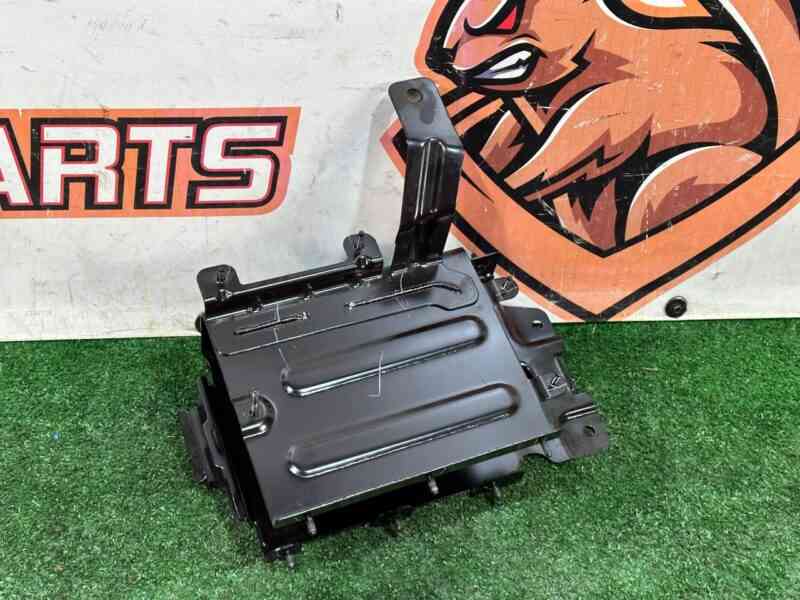 T4A41172 Battery shelf Jaguar F-Pace X761 (2017-) used cost 75 € in stock 2 pcs.