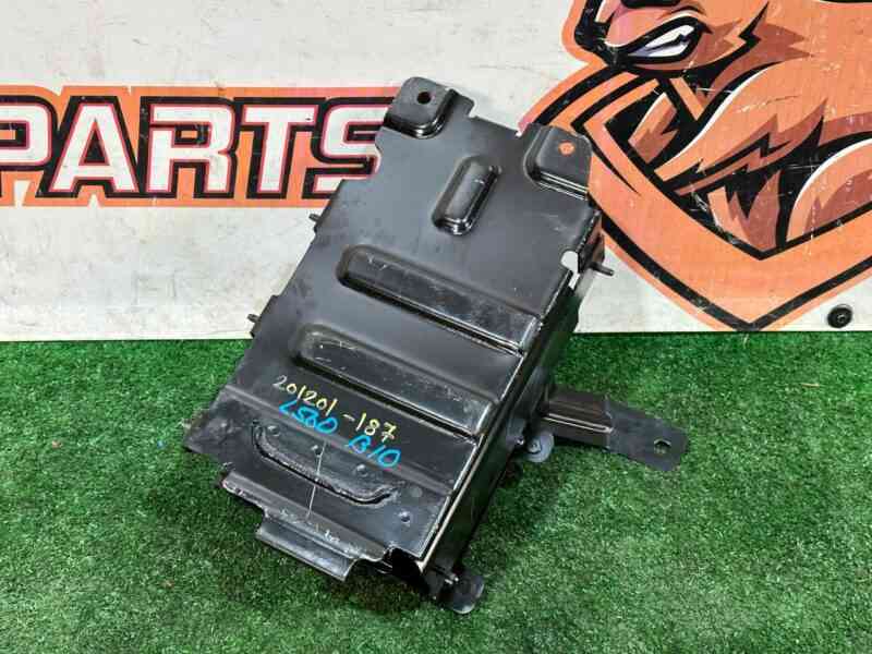 T4A41172 Battery shelf Jaguar F-Pace X761 (2017-) used cost 75 € in stock 2 pcs.