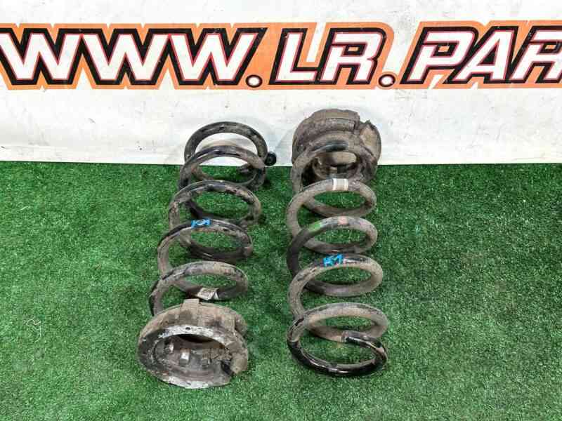 T4A42720 Rear spring Jaguar F-Pace X761 (2017-) used cost 80 € in stock 4 pcs.