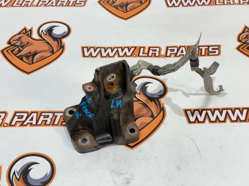 T4A43952 Left Engine Mount Bracket Jaguar F-Pace X761 (2017-) Used cost 25 € in stock 3 pcs.